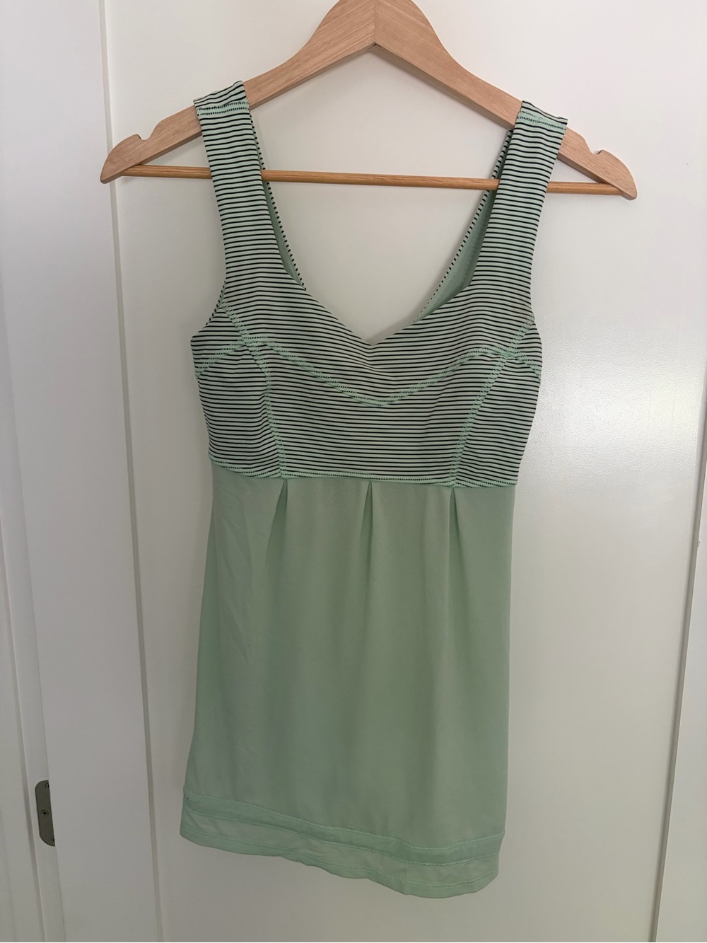 Lululemon Elevate Tank - Mint Green Striped Bust